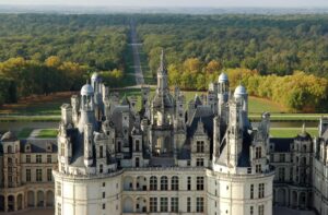 Un séjour dans les Châteaux de la Loire est l’occasion de découvrir des trésors architecturaux et de plonger dans l’histoire de France.